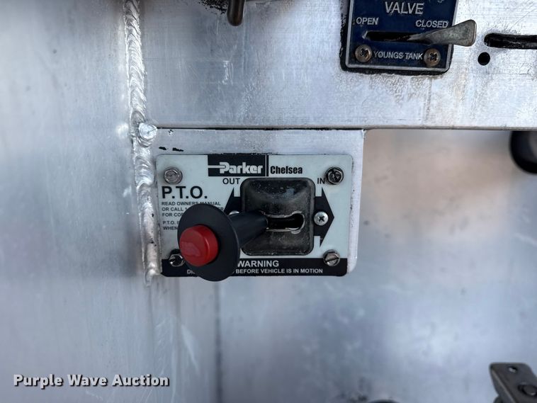 image for item EG2019 2004 Freightliner FLD112 fuel truck