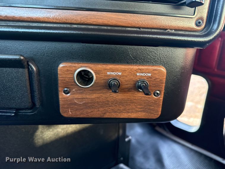 image for item EG2019 2004 Freightliner FLD112 fuel truck