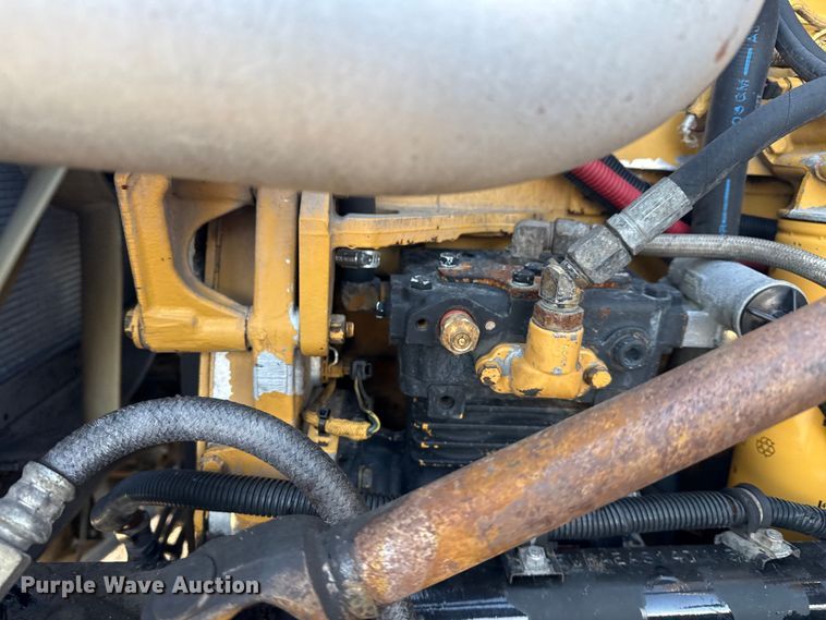 image for item EG2019 2004 Freightliner FLD112 fuel truck