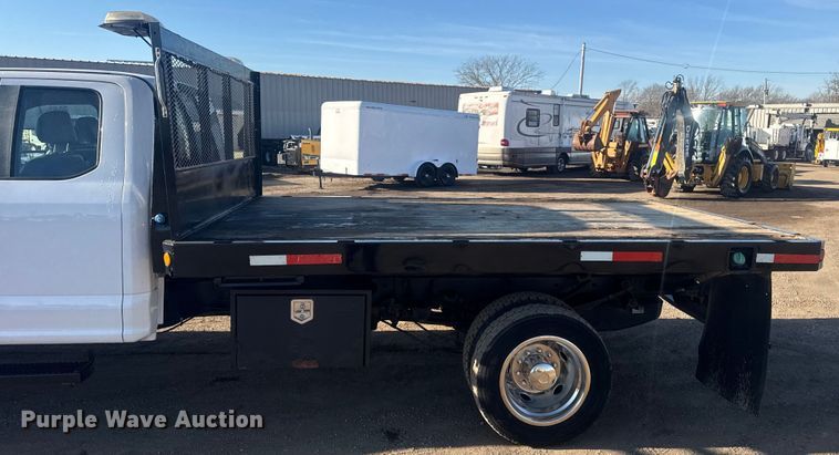 image for item EG2043 2018 Ford F450 Super Duty XL Ext. Cab flatbed pickup truck