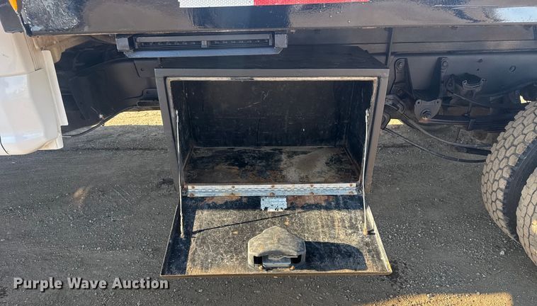 image for item EG2043 2018 Ford F450 Super Duty XL Ext. Cab flatbed pickup truck