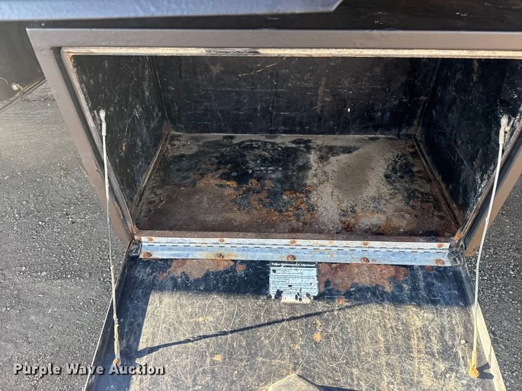 image for item EG2043 2018 Ford F450 Super Duty XL Ext. Cab flatbed pickup truck