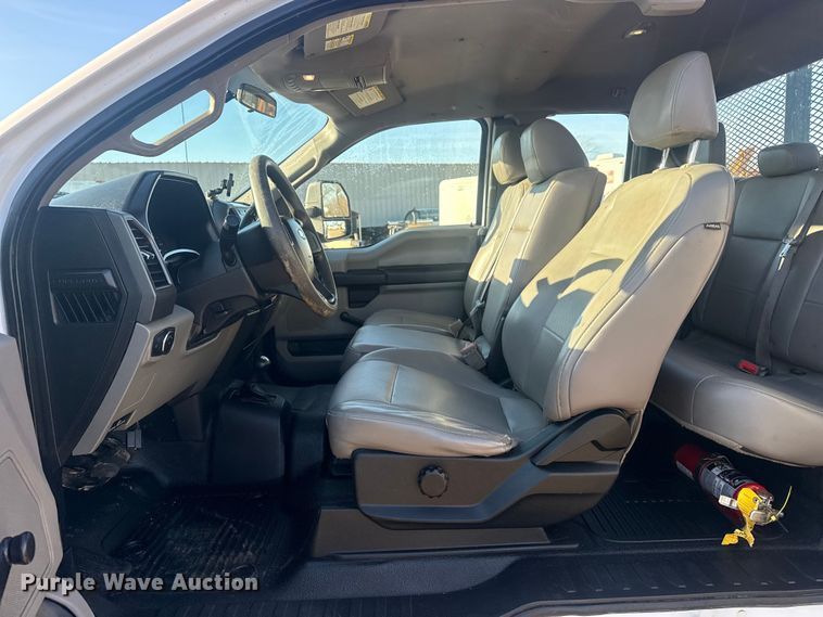 image for item EG2043 2018 Ford F450 Super Duty XL Ext. Cab flatbed pickup truck