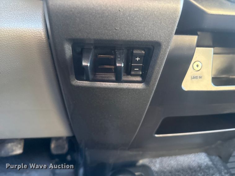 image for item EG2043 2018 Ford F450 Super Duty XL Ext. Cab flatbed pickup truck