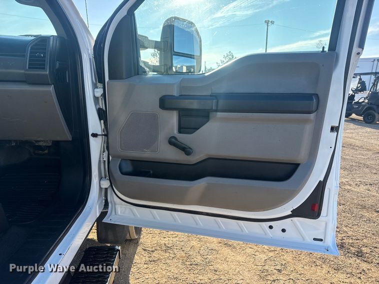 image for item EG2043 2018 Ford F450 Super Duty XL Ext. Cab flatbed pickup truck