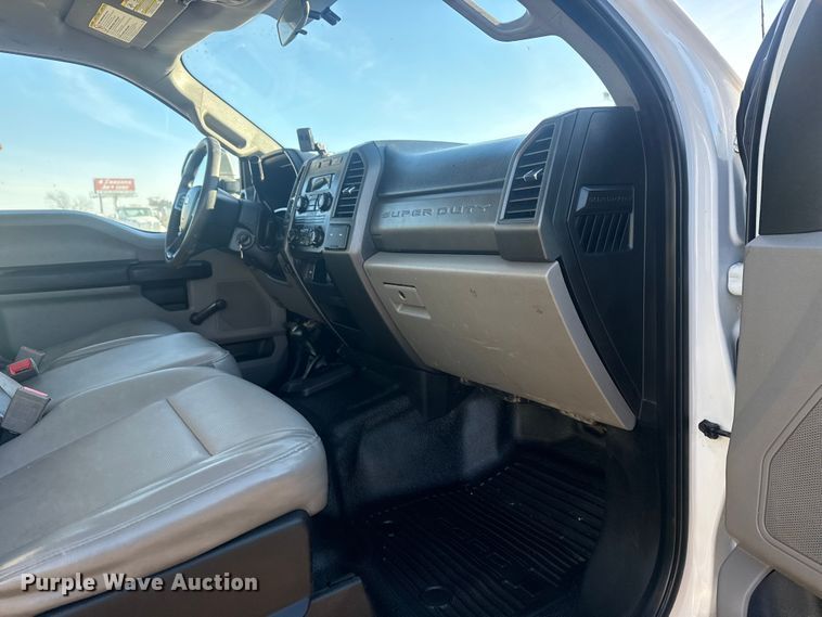 image for item EG2043 2018 Ford F450 Super Duty XL Ext. Cab flatbed pickup truck