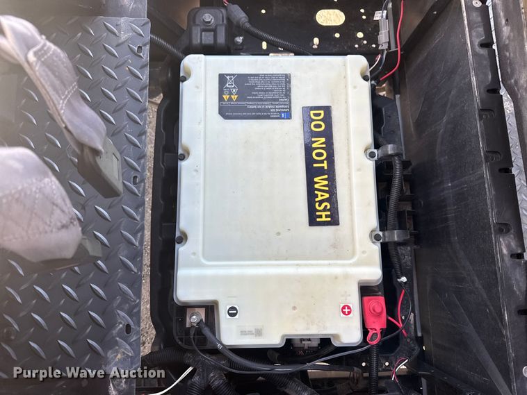 image for item EG2047 Cushman Hauler 800X golf cart