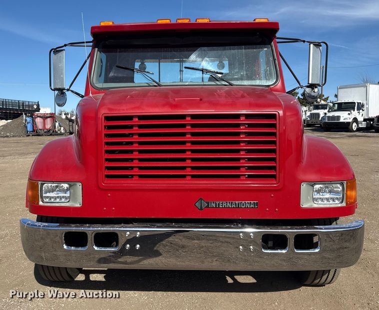 image for item EG2054 1996 International 4700 tow truck
