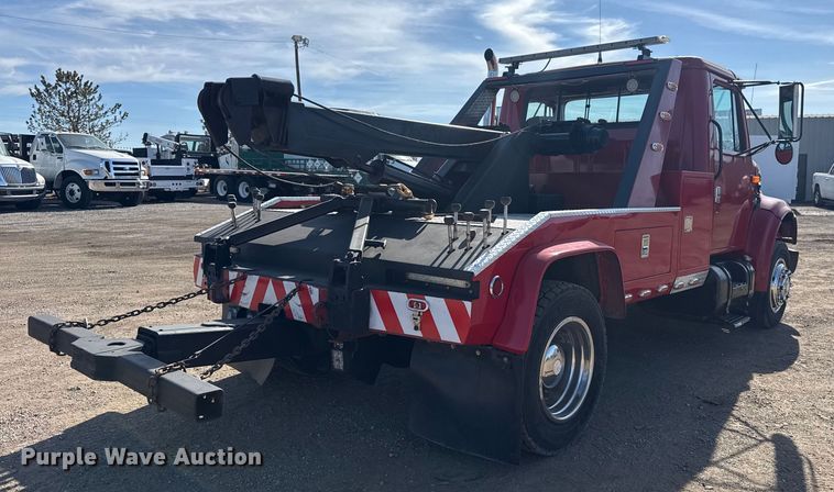 image for item EG2054 1996 International 4700 tow truck