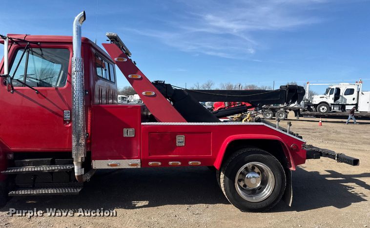 image for item EG2054 1996 International 4700 tow truck