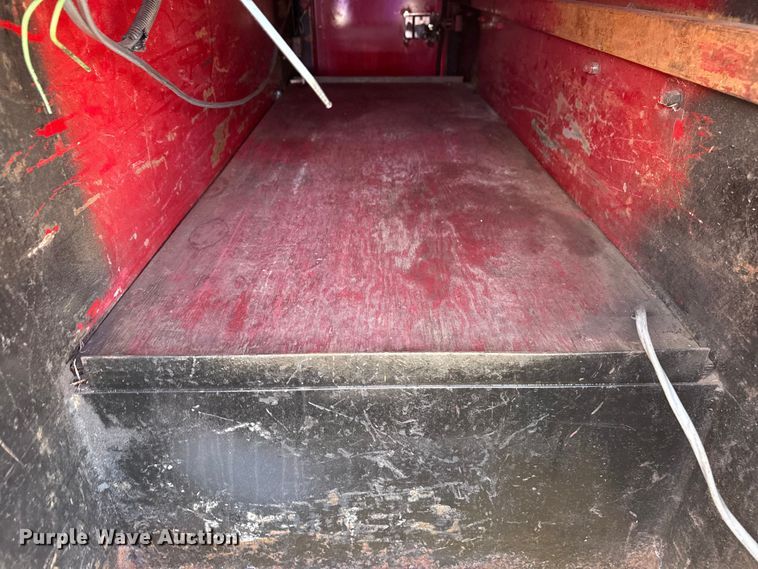 image for item EG2054 1996 International 4700 tow truck