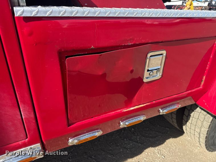 image for item EG2054 1996 International 4700 tow truck