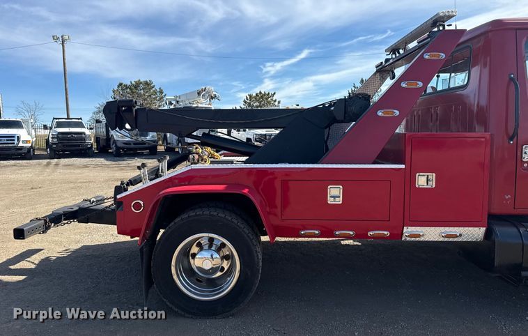 image for item EG2054 1996 International 4700 tow truck