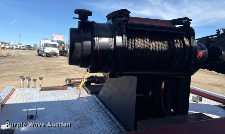 image for item EG2054 1996 International 4700 tow truck