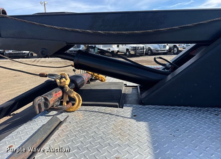 image for item EG2054 1996 International 4700 tow truck