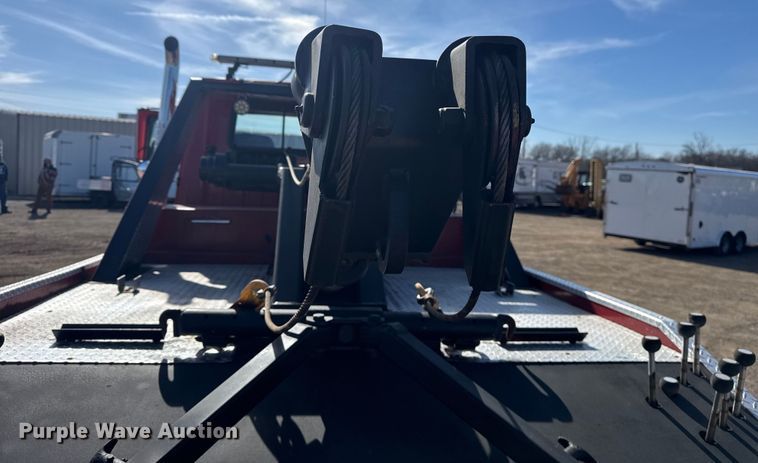 image for item EG2054 1996 International 4700 tow truck