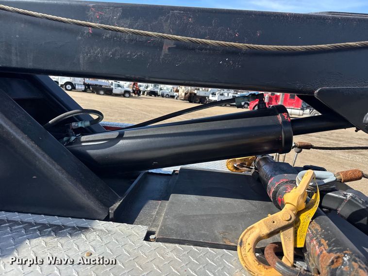 image for item EG2054 1996 International 4700 tow truck