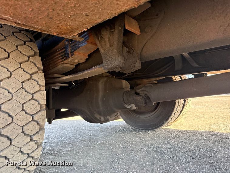 image for item EG2054 1996 International 4700 tow truck