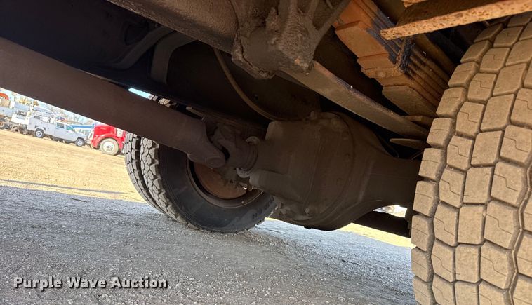 image for item EG2054 1996 International 4700 tow truck