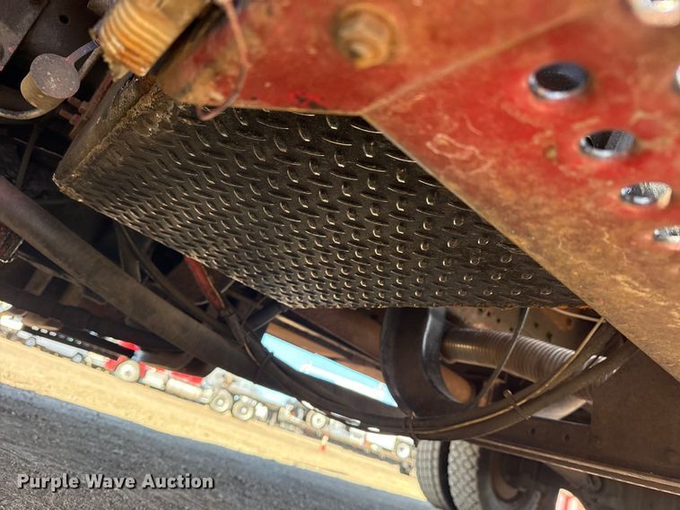 image for item EG2054 1996 International 4700 tow truck