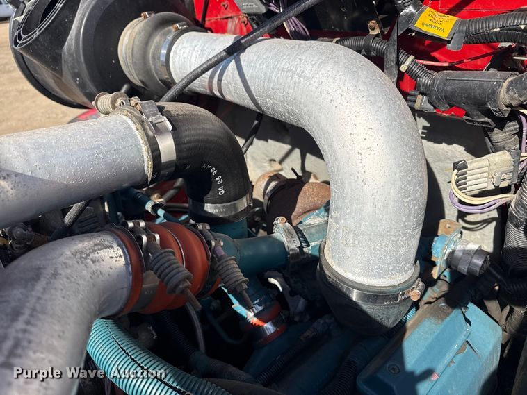 image for item EG2054 1996 International 4700 tow truck