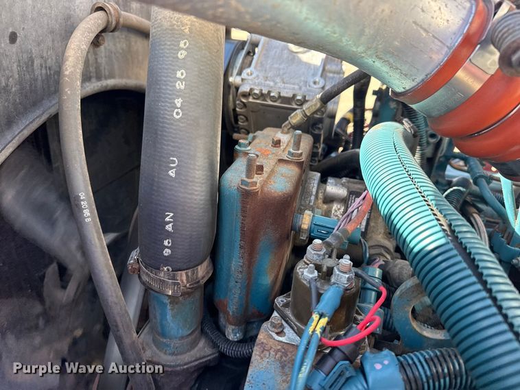 image for item EG2054 1996 International 4700 tow truck