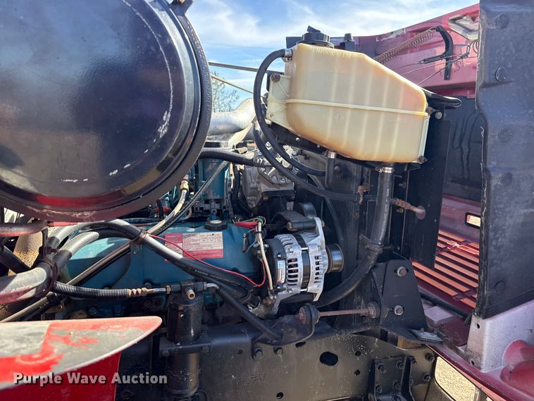 image for item EG2054 1996 International 4700 tow truck