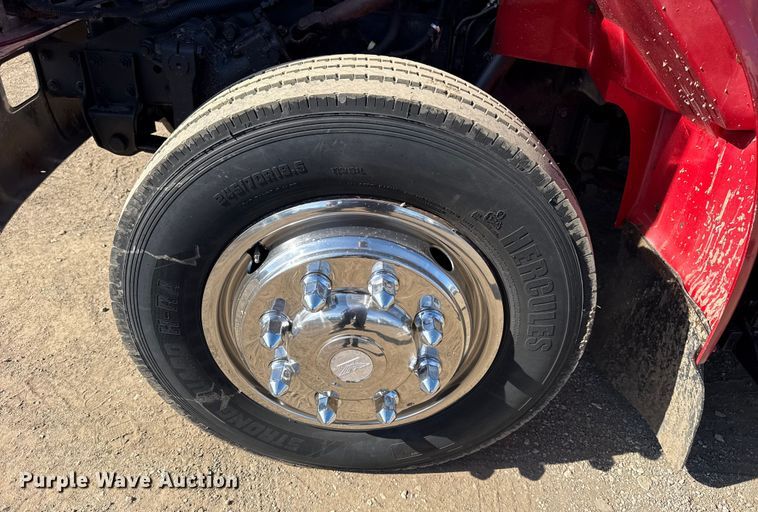 image for item EG2054 1996 International 4700 tow truck