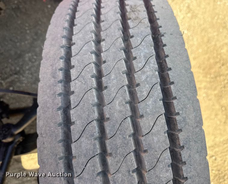 image for item EG2054 1996 International 4700 tow truck