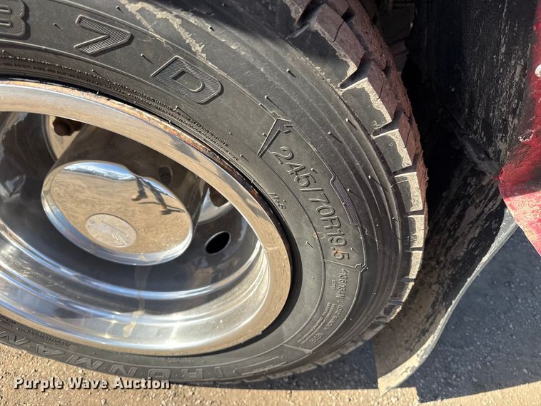 image for item EG2054 1996 International 4700 tow truck