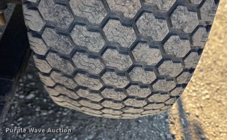 image for item EG2057 2022 EZ-GO Valor golf cart