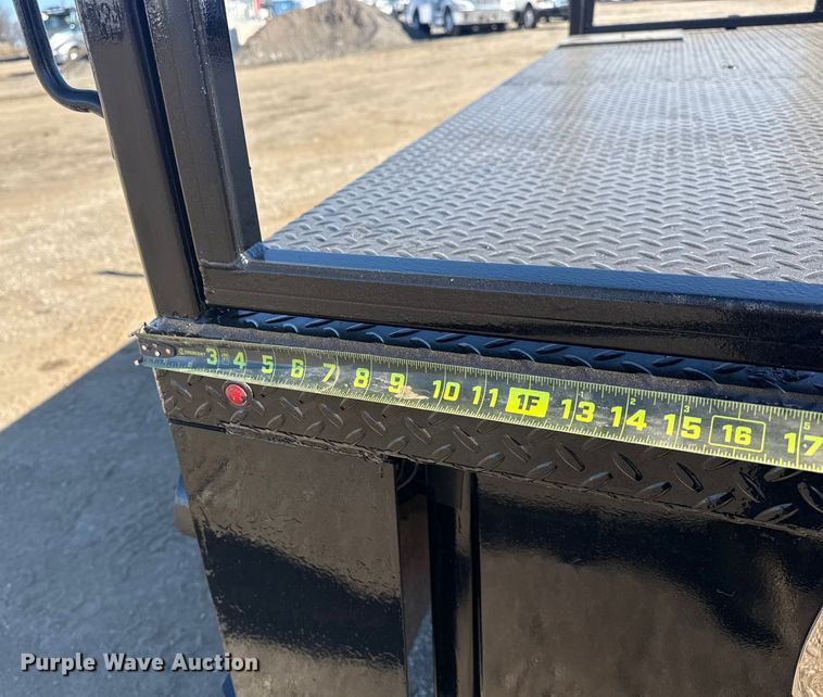 image for item EG2064 2016 Ford F550 Super Duty flatbed truck