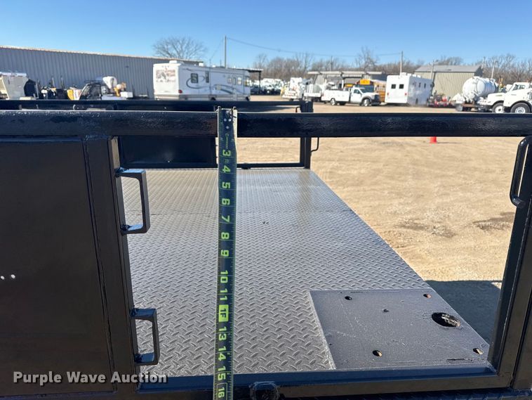 image for item EG2064 2016 Ford F550 Super Duty flatbed truck