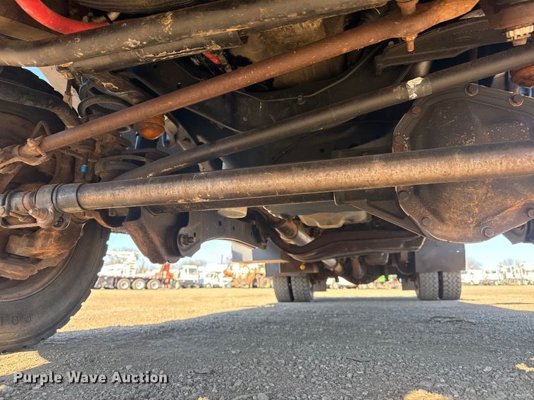 image for item EG2064 2016 Ford F550 Super Duty flatbed truck