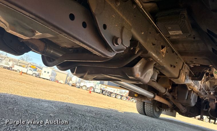 image for item EG2064 2016 Ford F550 Super Duty flatbed truck