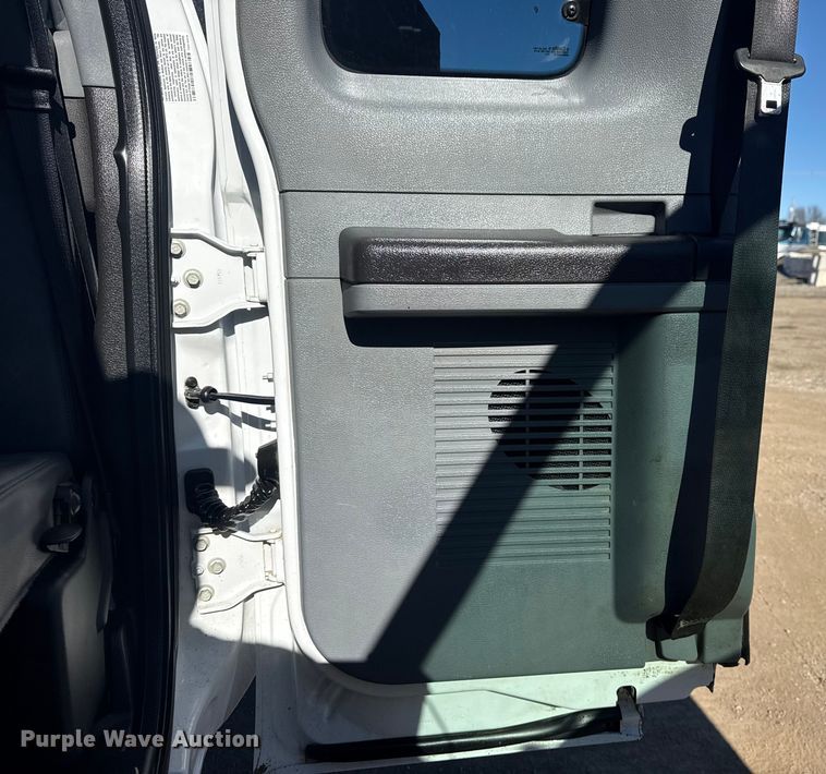 image for item EG2064 2016 Ford F550 Super Duty flatbed truck