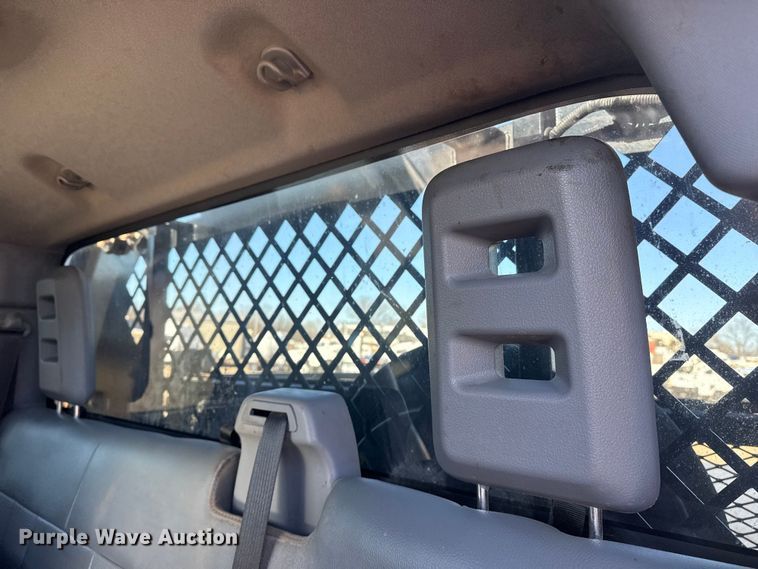 image for item EG2064 2016 Ford F550 Super Duty flatbed truck