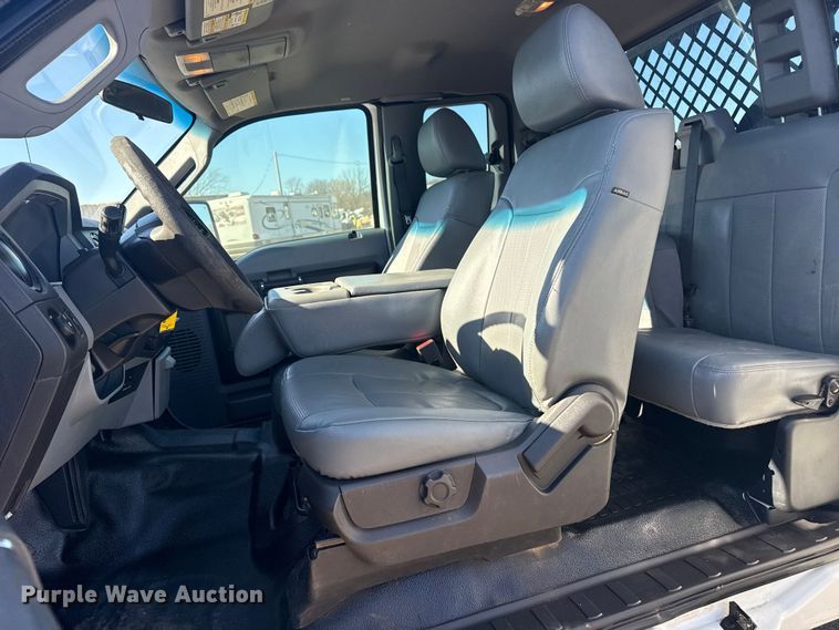 image for item EG2064 2016 Ford F550 Super Duty flatbed truck