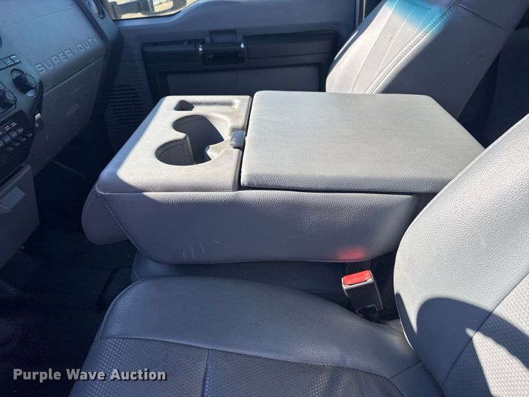 image for item EG2064 2016 Ford F550 Super Duty flatbed truck