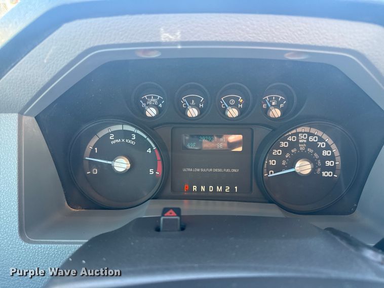 image for item EG2064 2016 Ford F550 Super Duty flatbed truck