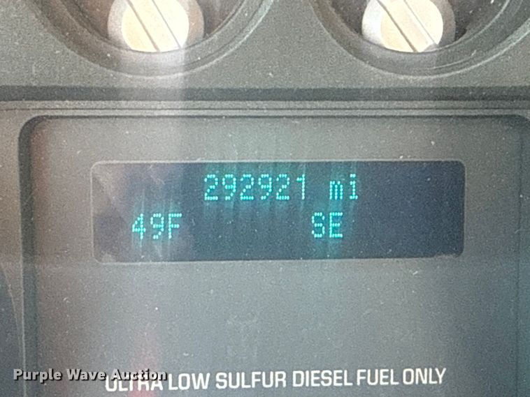 image for item EG2064 2016 Ford F550 Super Duty flatbed truck