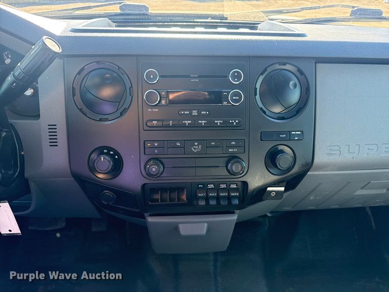 image for item EG2064 2016 Ford F550 Super Duty flatbed truck