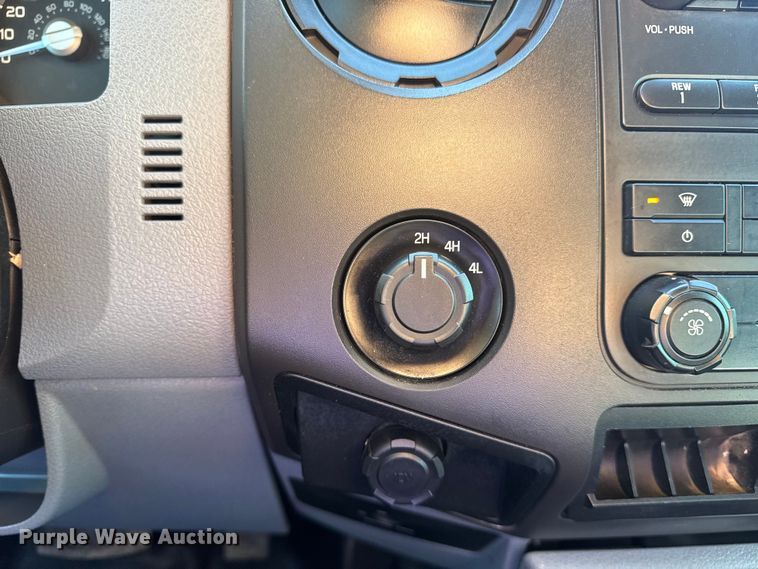 image for item EG2064 2016 Ford F550 Super Duty flatbed truck