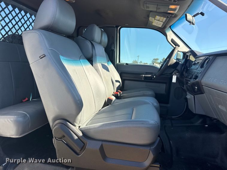 image for item EG2064 2016 Ford F550 Super Duty flatbed truck