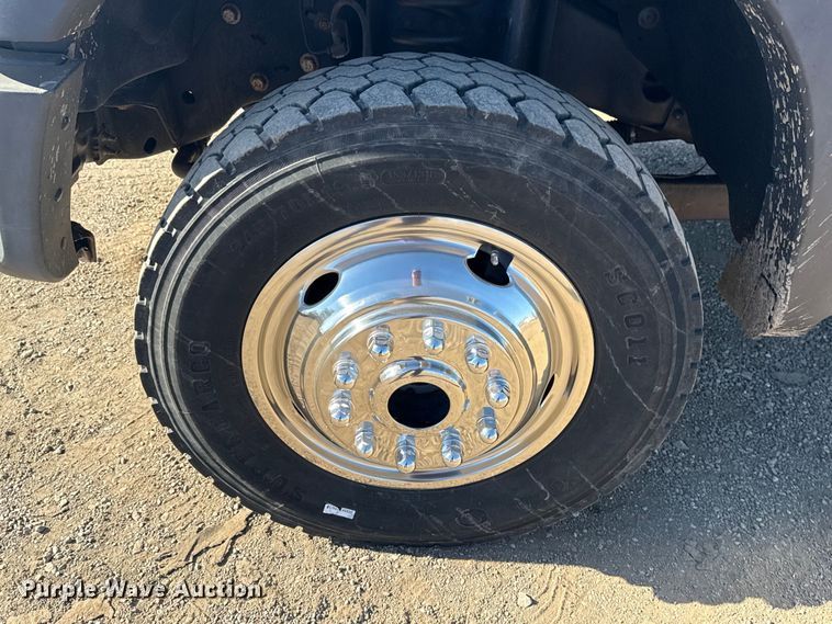 image for item EG2064 2016 Ford F550 Super Duty flatbed truck