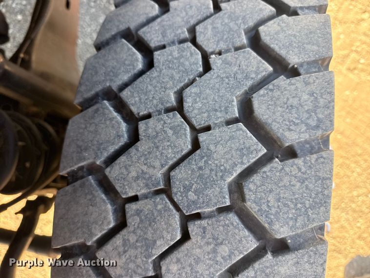 image for item EG2064 2016 Ford F550 Super Duty flatbed truck