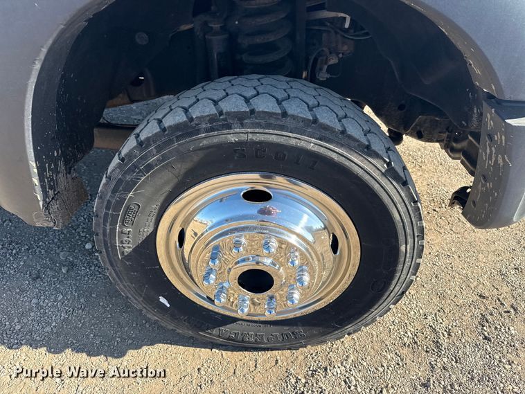 image for item EG2064 2016 Ford F550 Super Duty flatbed truck