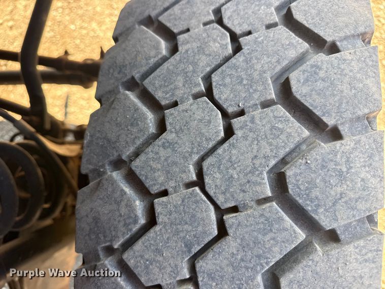 image for item EG2064 2016 Ford F550 Super Duty flatbed truck