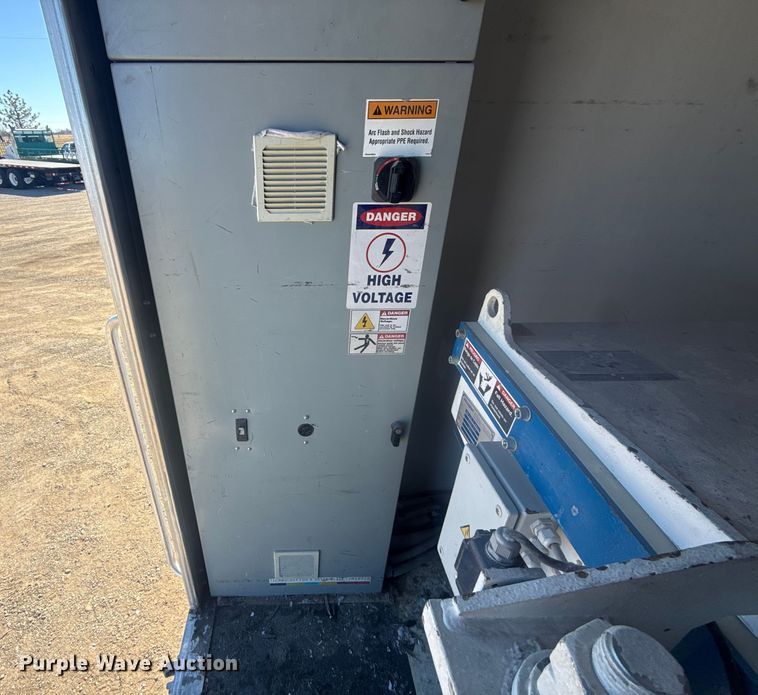 image for item EG2066 2012 Ford F750 Super Duty XL paper shredder truck