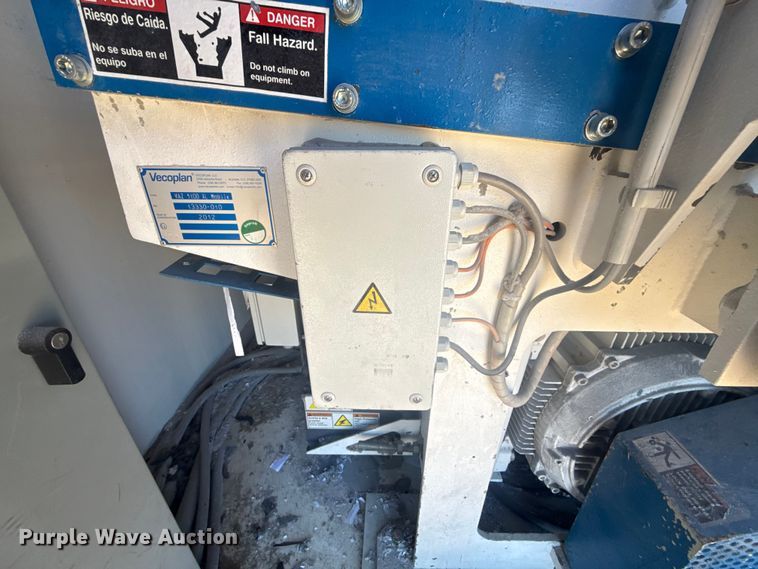 image for item EG2066 2012 Ford F750 Super Duty XL paper shredder truck